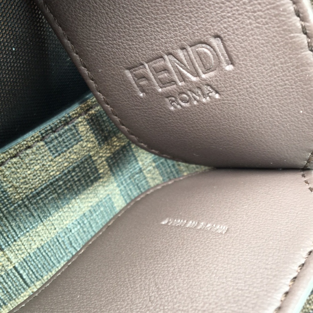 FENDI - Picture 3 of 8